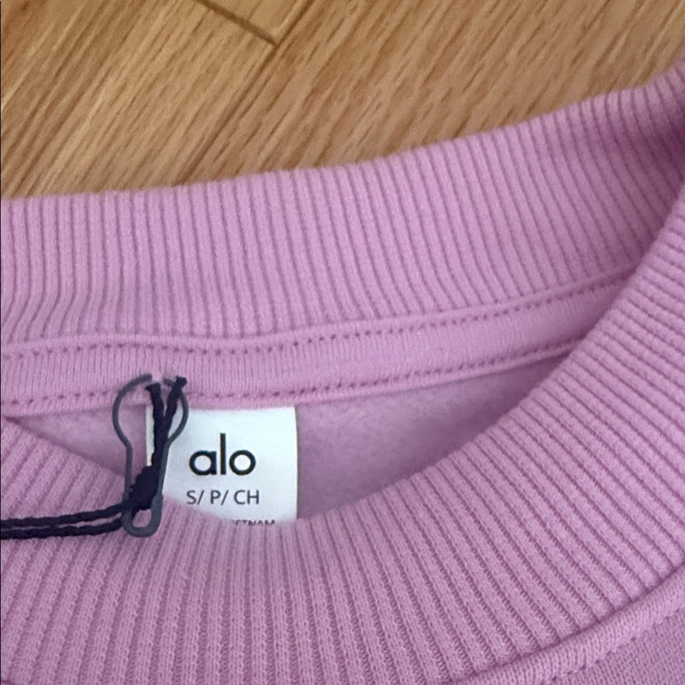 Alo Candy Heart Pink Sweats Set - Crop Crew & Straight Leg - Picture 8 of 9